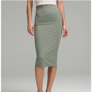 Nulu Slim-Fit High-Rise Midi Skirt